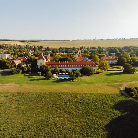 Hotel Chateau Bela Exteriör bild